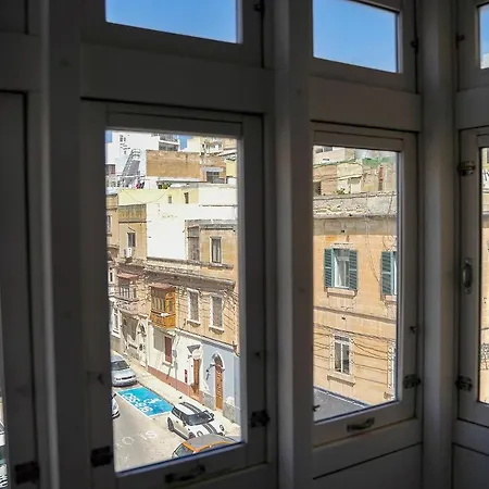 Wonderful Next To The Sea Gzira